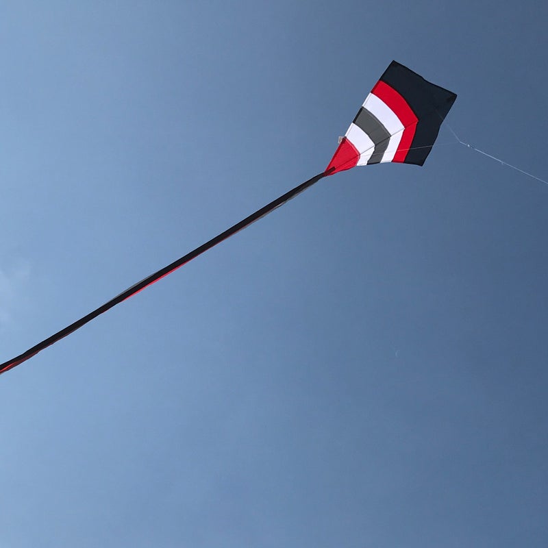 In the Breeze 3302 - Cool Arch 27-inch Diamond Kite - Colorful, Easy-Flying, Single-Line Kite - Image 2